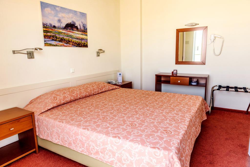 Hotel Pappas Kiáton Buitenkant foto