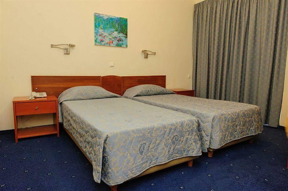 Hotel Pappas Kiáton Buitenkant foto